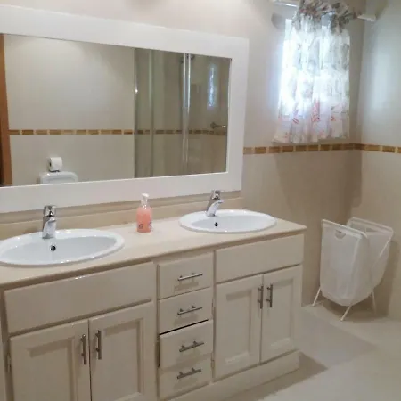 Coelha - Pool - Free Wi-fi - Air Con * البوفيرا