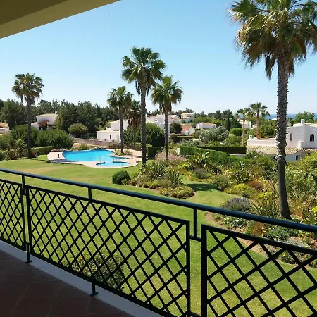 Apartment Coelha - Pool - Free Wi-fi - Air Con *