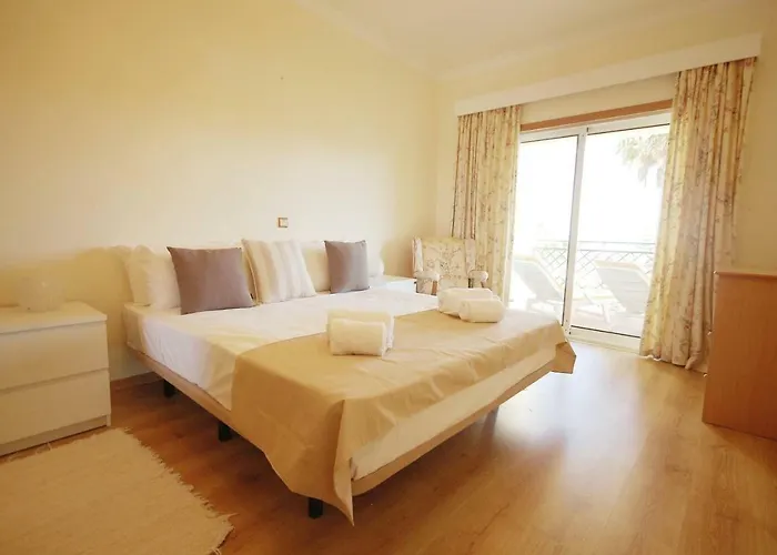 Appartement Coelha - Pool - Free Wi-fi - Air Con